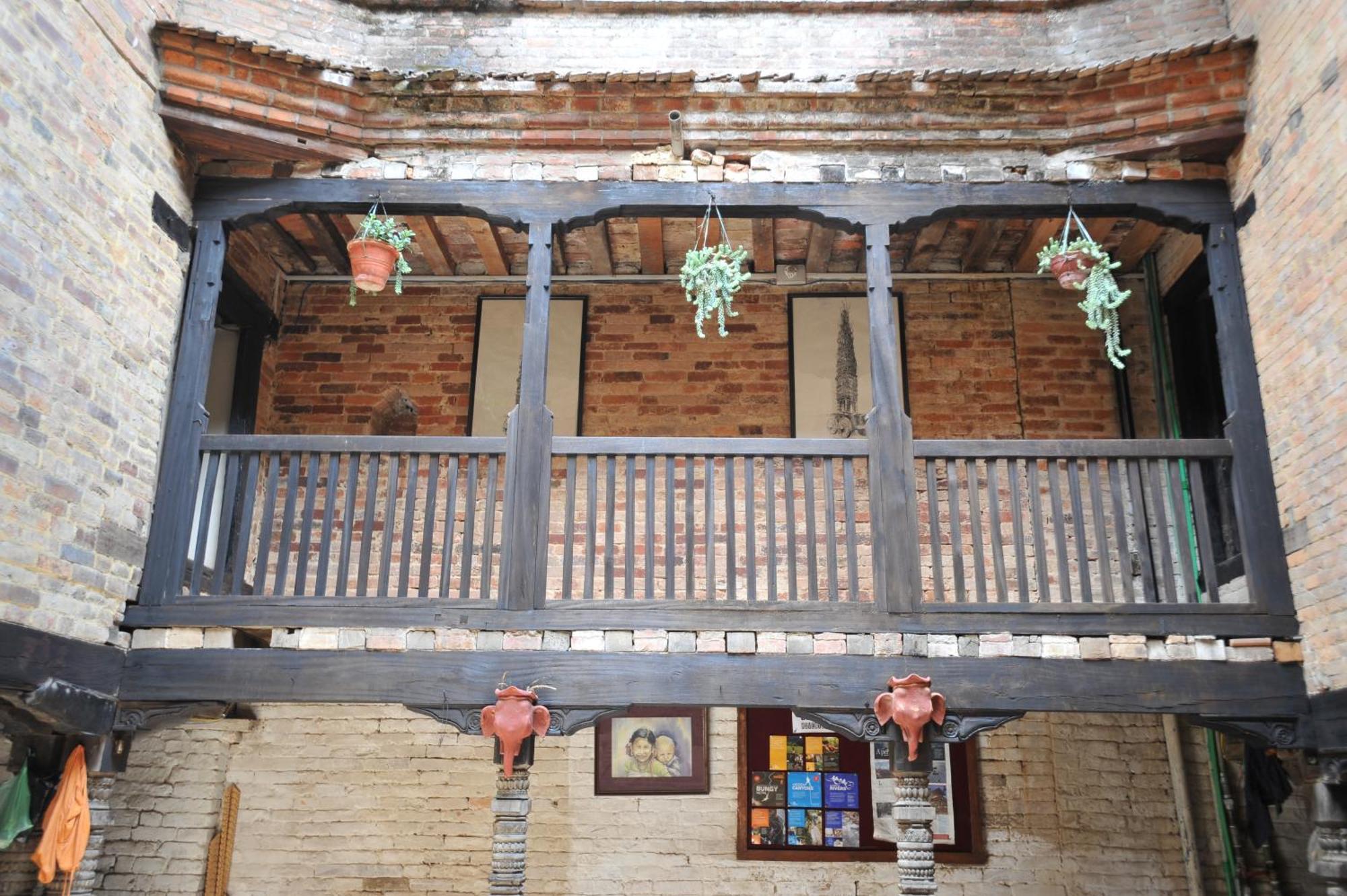 Peacock Guest House บักตะปูร์ ภายนอก รูปภาพ