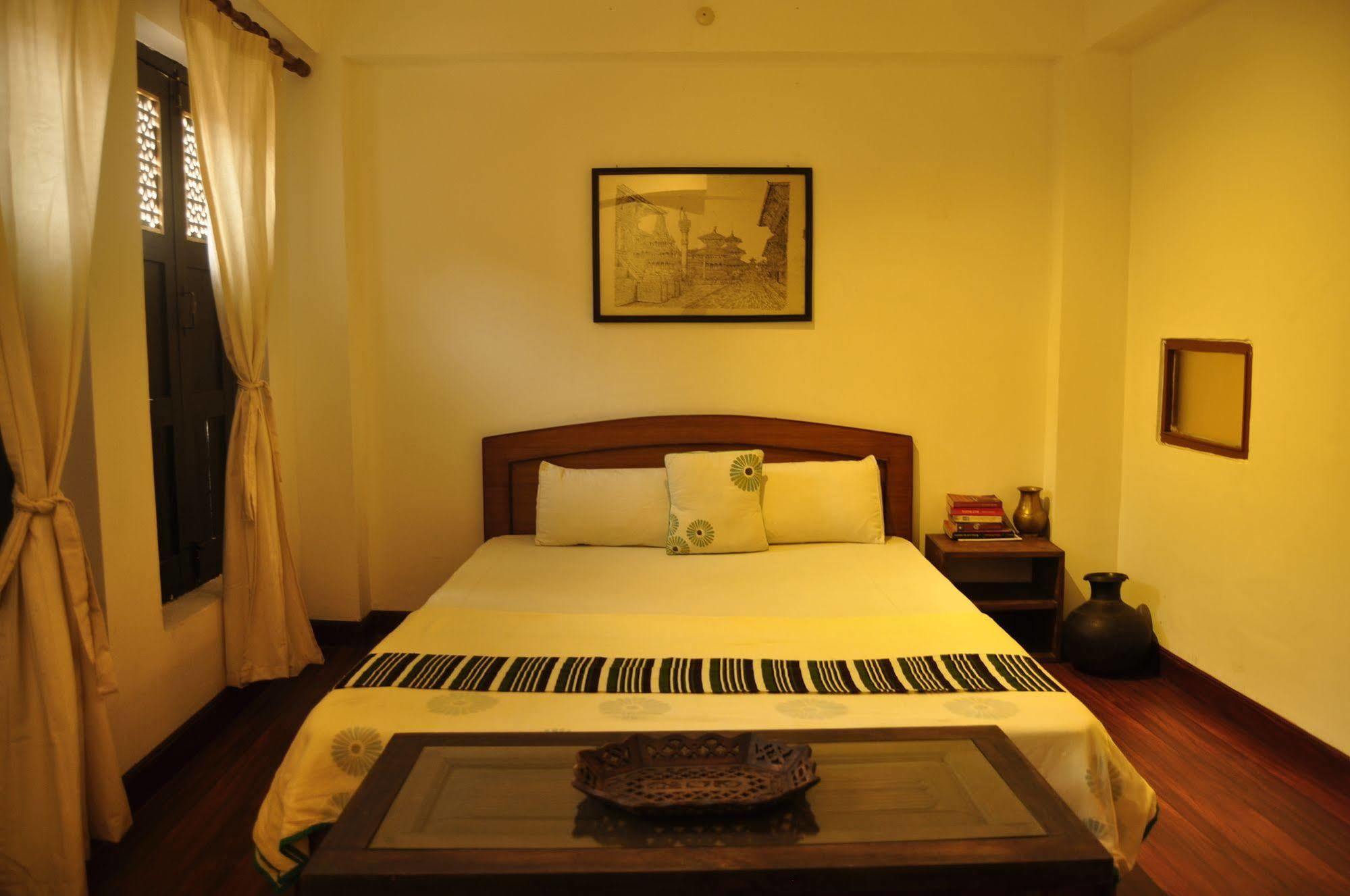 Peacock Guest House บักตะปูร์ ภายนอก รูปภาพ