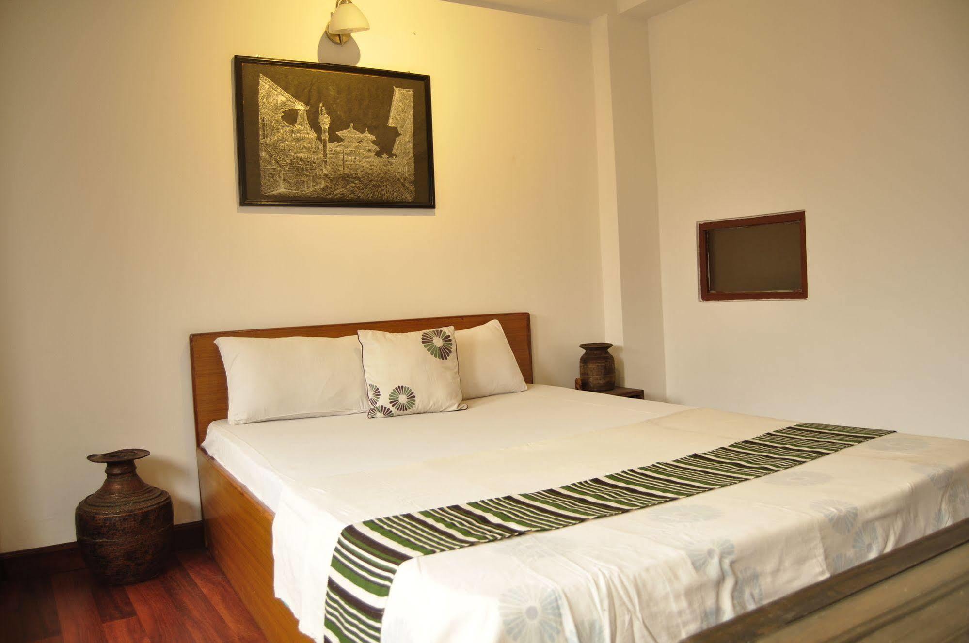 Peacock Guest House บักตะปูร์ ภายนอก รูปภาพ